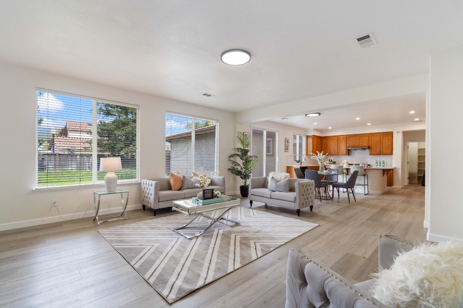 Detail Gallery Image 14 of 31 For 1736 Churchill Downs Cir, Oakdale,  CA 95361 - 4 Beds | 2/1 Baths
