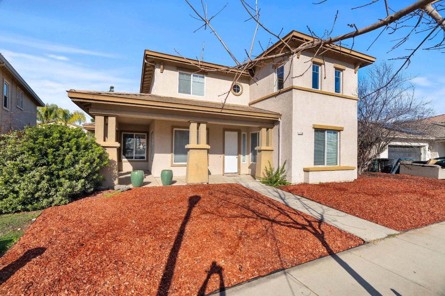 Detail Gallery Image 2 of 31 For 1736 Churchill Downs Cir, Oakdale,  CA 95361 - 4 Beds | 2/1 Baths