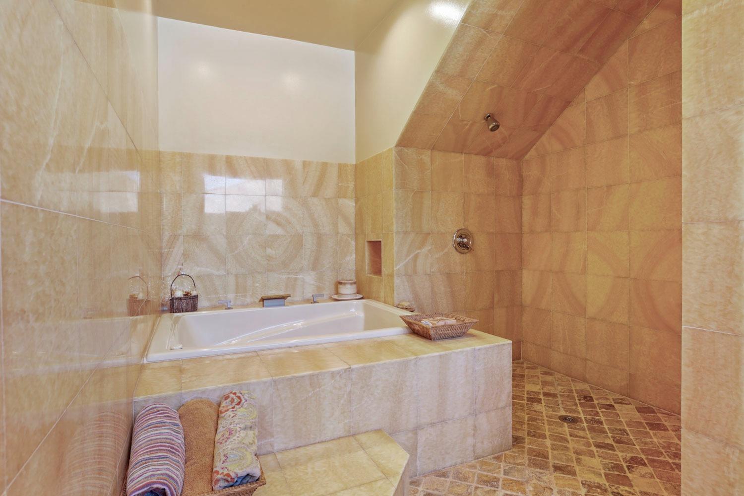 Detail Gallery Image 33 of 91 For 1900 W Lowell Ave, Tracy,  CA 95376 - 5 Beds | 3/1 Baths