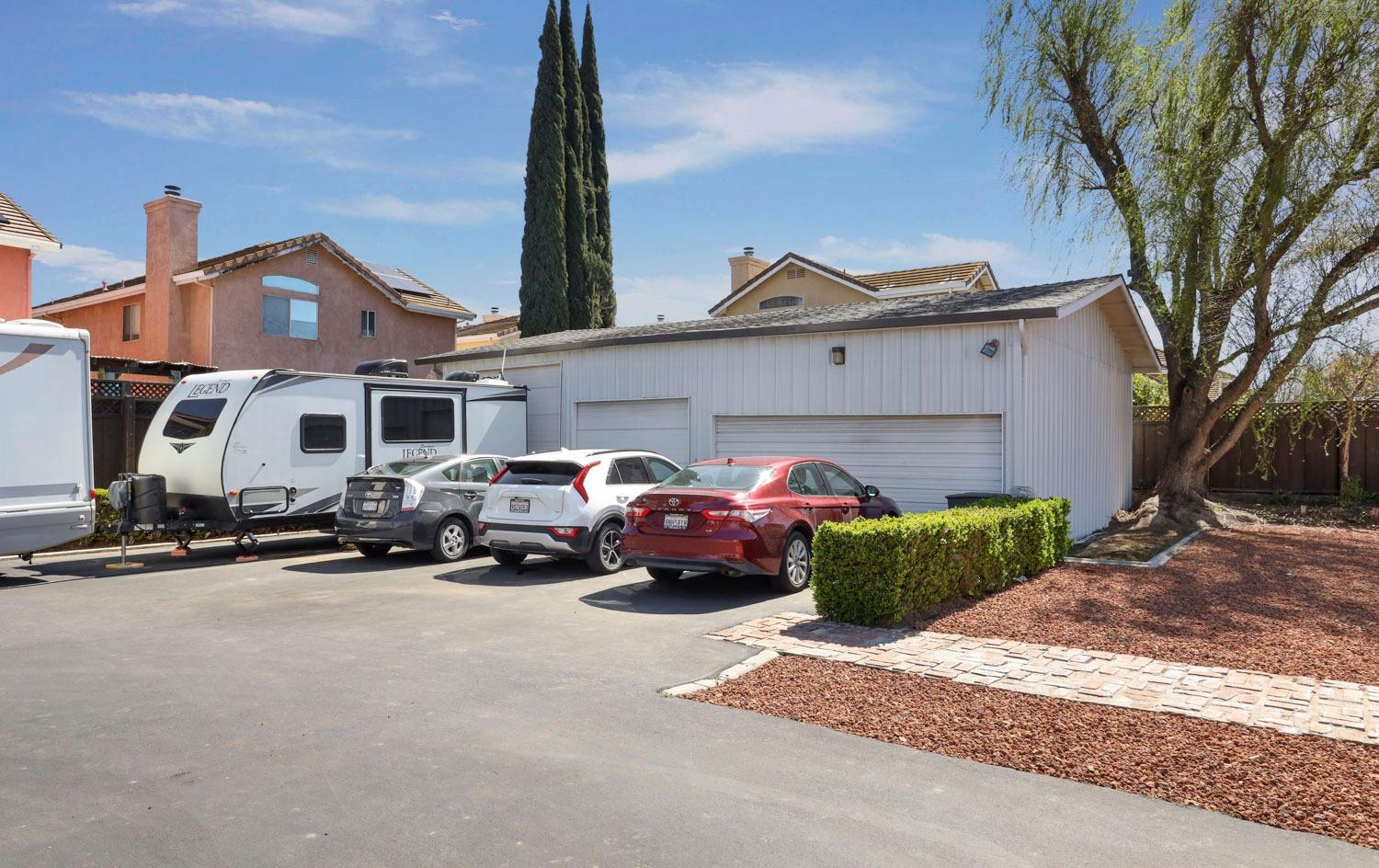 Detail Gallery Image 13 of 91 For 1900 W Lowell Ave, Tracy,  CA 95376 - 5 Beds | 3/1 Baths