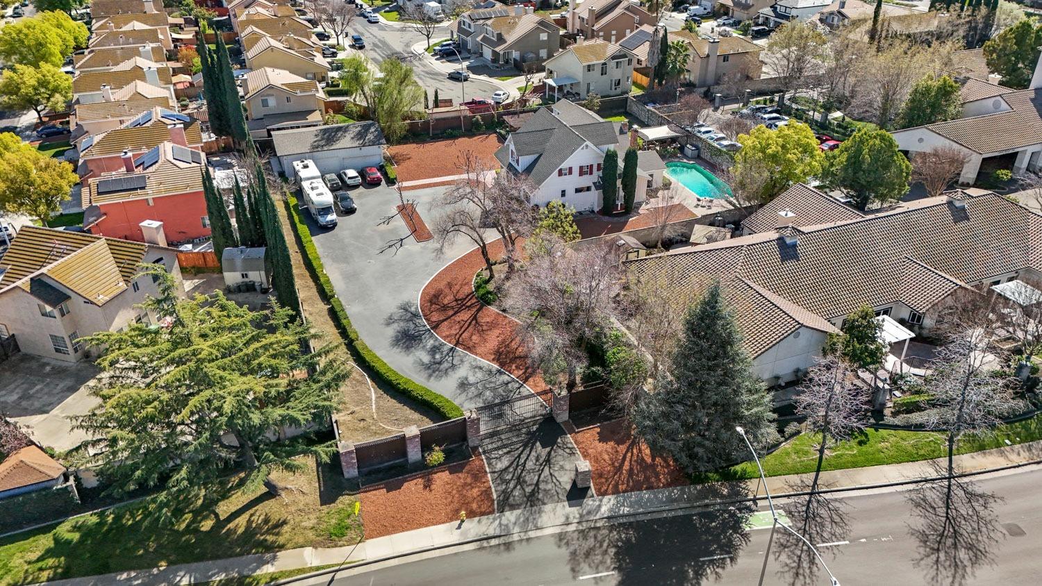 Detail Gallery Image 6 of 91 For 1900 W Lowell Ave, Tracy,  CA 95376 - 5 Beds | 3/1 Baths