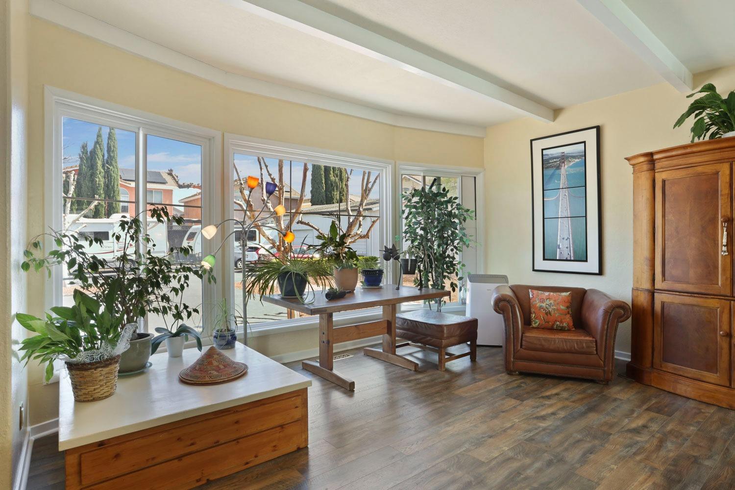 Detail Gallery Image 16 of 91 For 1900 W Lowell Ave, Tracy,  CA 95376 - 5 Beds | 3/1 Baths