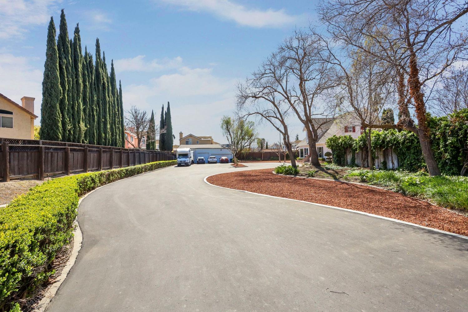 Detail Gallery Image 8 of 91 For 1900 W Lowell Ave, Tracy,  CA 95376 - 5 Beds | 3/1 Baths