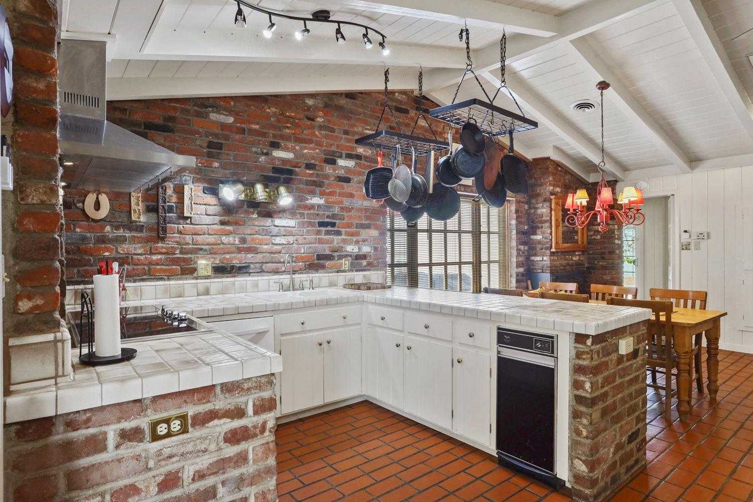 Detail Gallery Image 21 of 91 For 1900 W Lowell Ave, Tracy,  CA 95376 - 5 Beds | 3/1 Baths