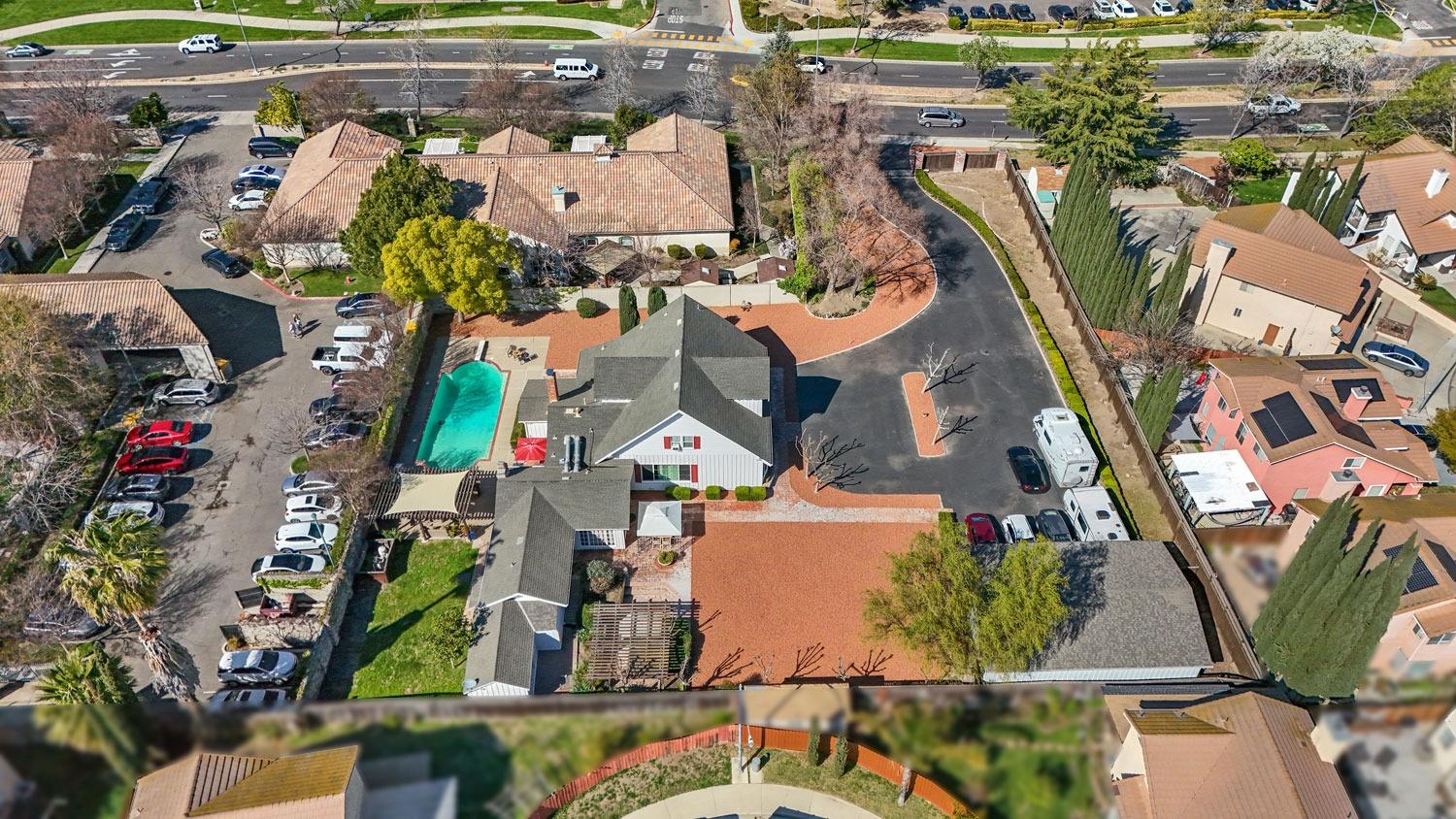Detail Gallery Image 5 of 91 For 1900 W Lowell Ave, Tracy,  CA 95376 - 5 Beds | 3/1 Baths