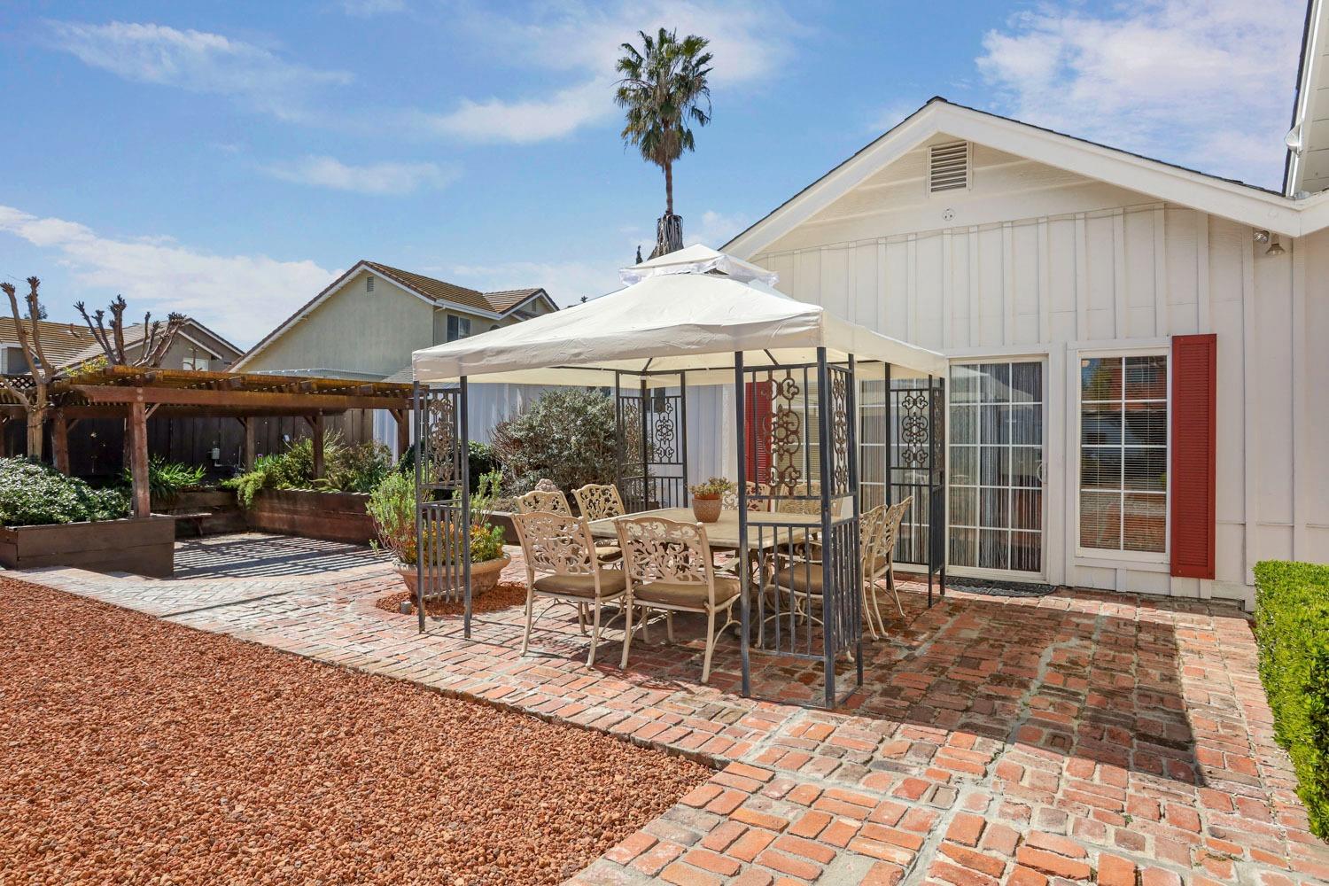 Detail Gallery Image 11 of 91 For 1900 W Lowell Ave, Tracy,  CA 95376 - 5 Beds | 3/1 Baths