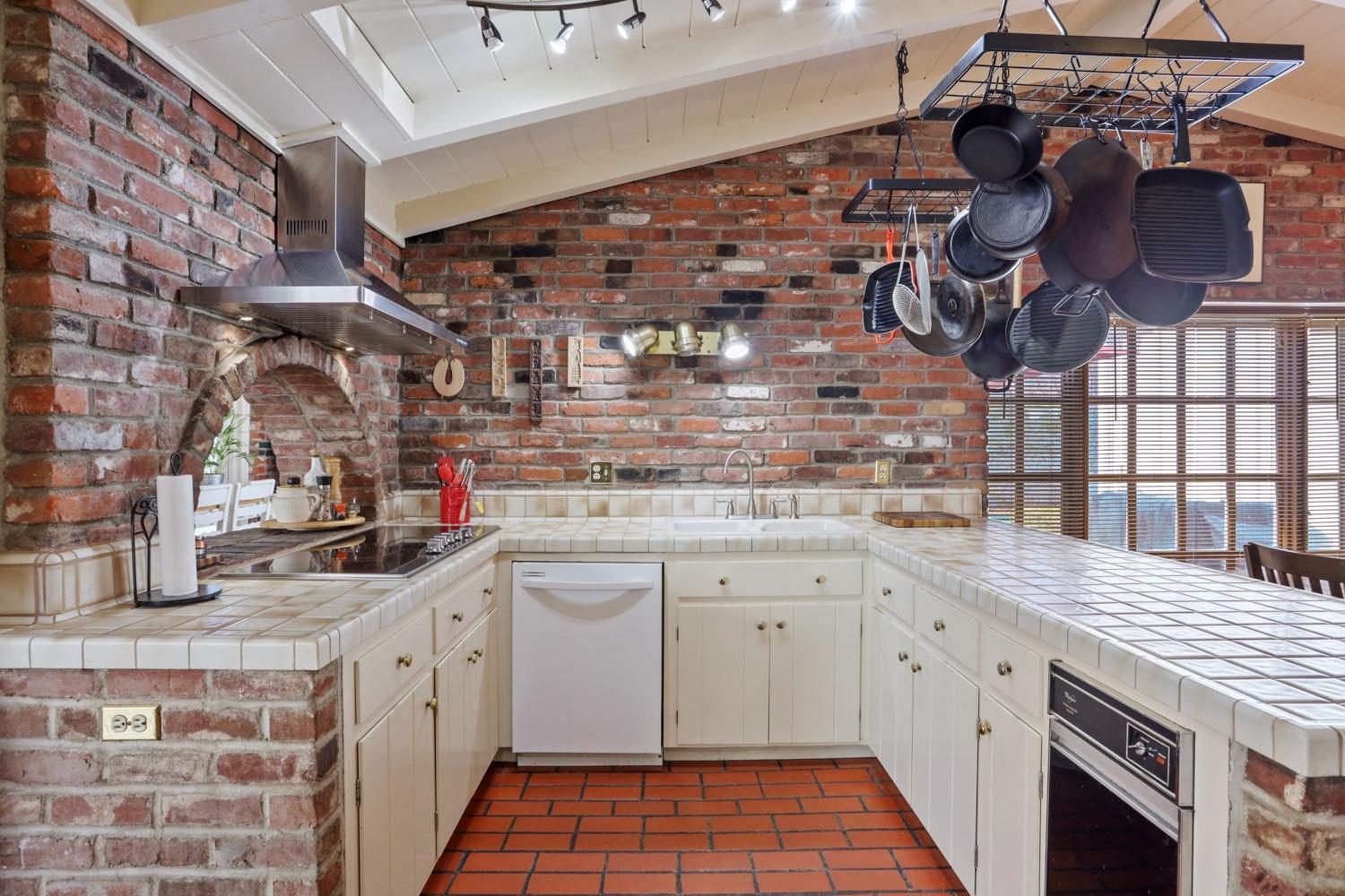 Detail Gallery Image 82 of 91 For 1900 W Lowell Ave, Tracy,  CA 95376 - 5 Beds | 3/1 Baths