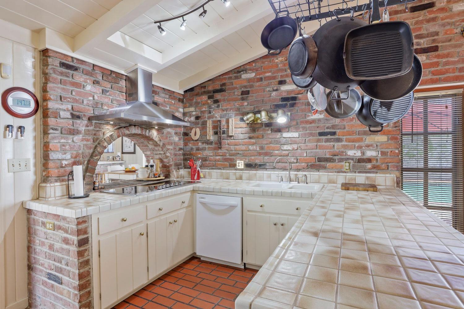 Detail Gallery Image 83 of 91 For 1900 W Lowell Ave, Tracy,  CA 95376 - 5 Beds | 3/1 Baths