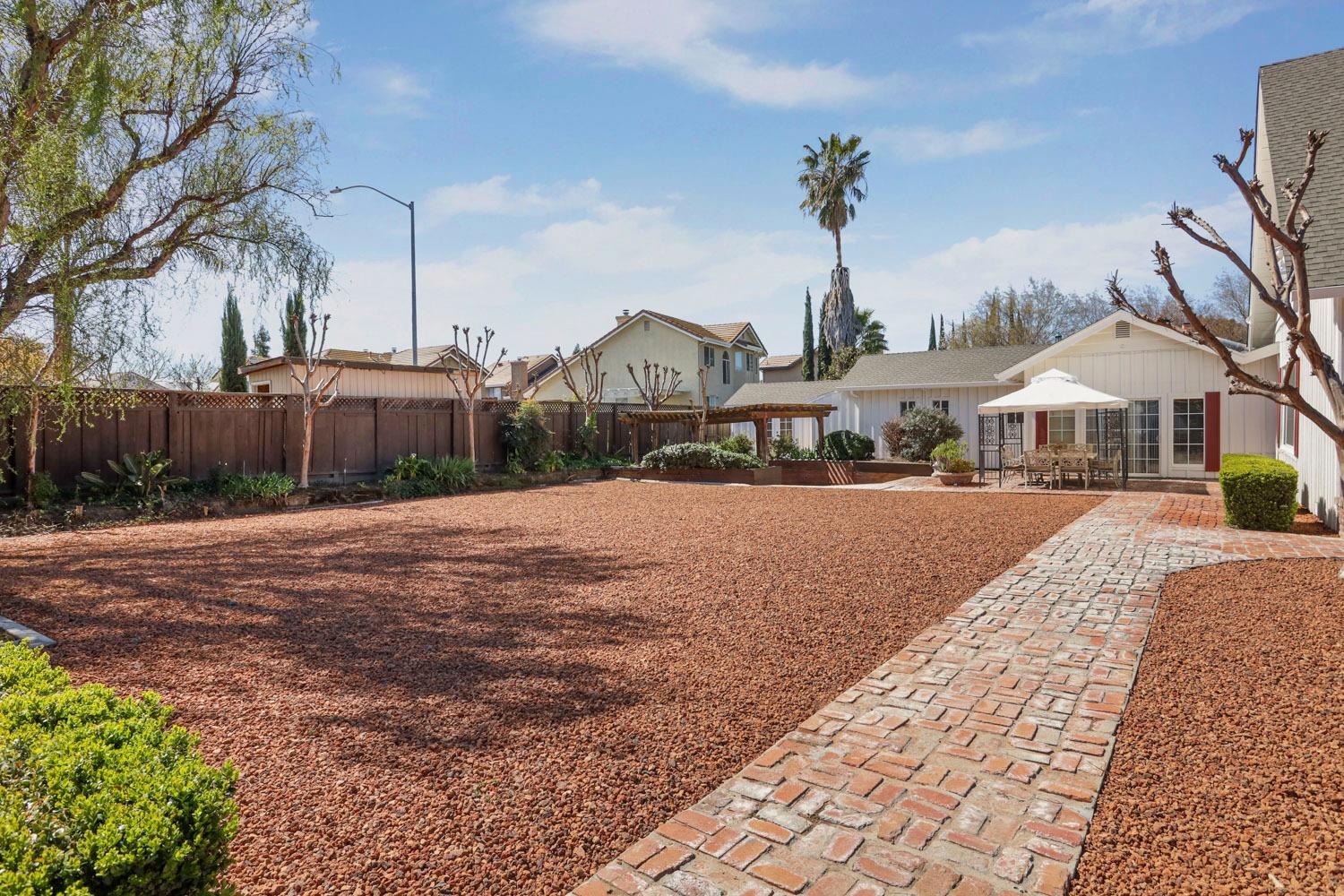Detail Gallery Image 12 of 91 For 1900 W Lowell Ave, Tracy,  CA 95376 - 5 Beds | 3/1 Baths