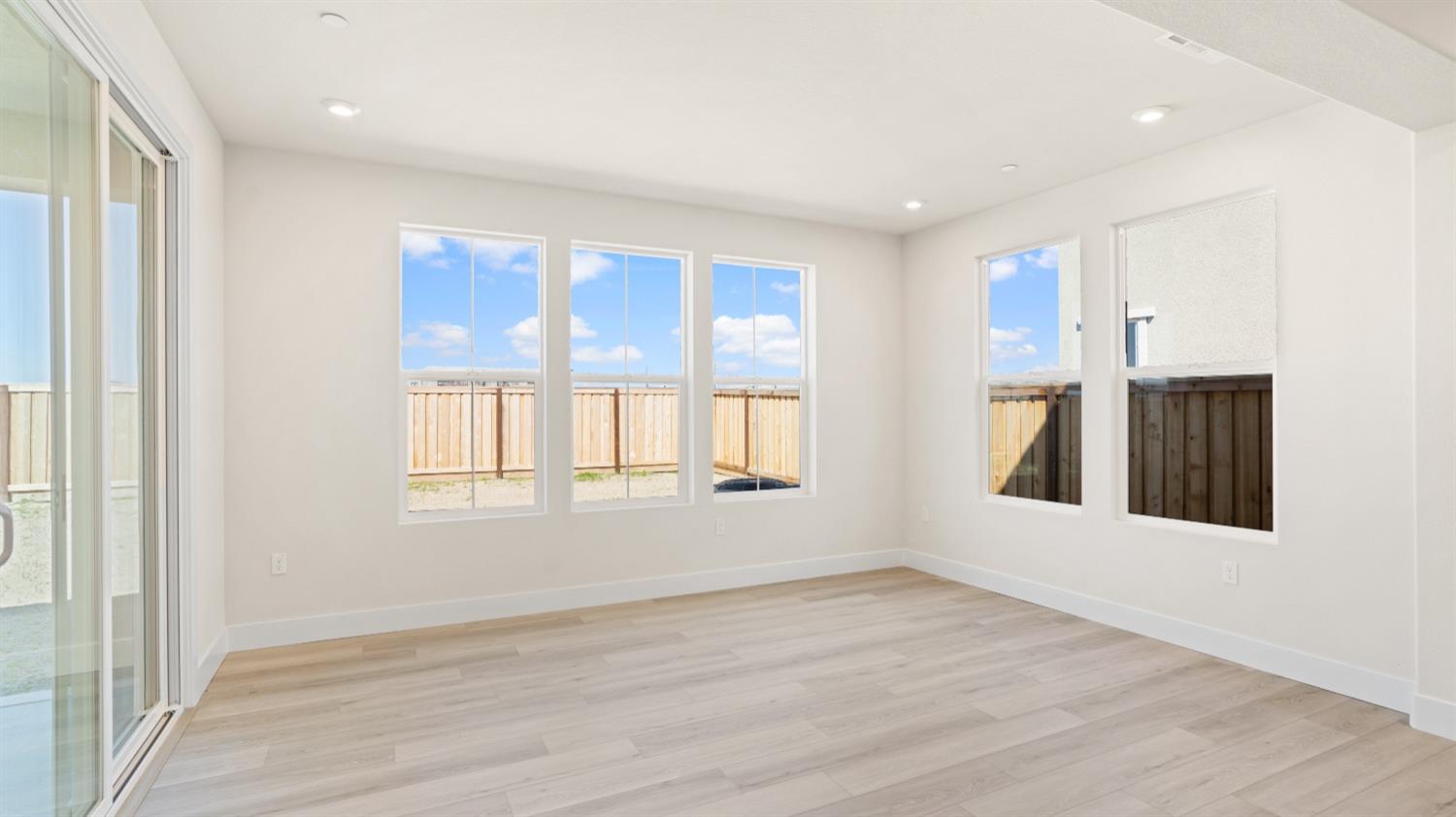 Detail Gallery Image 20 of 46 For 2519 Wisteria Dr, Lodi,  CA 95242 - 4 Beds | 3/1 Baths