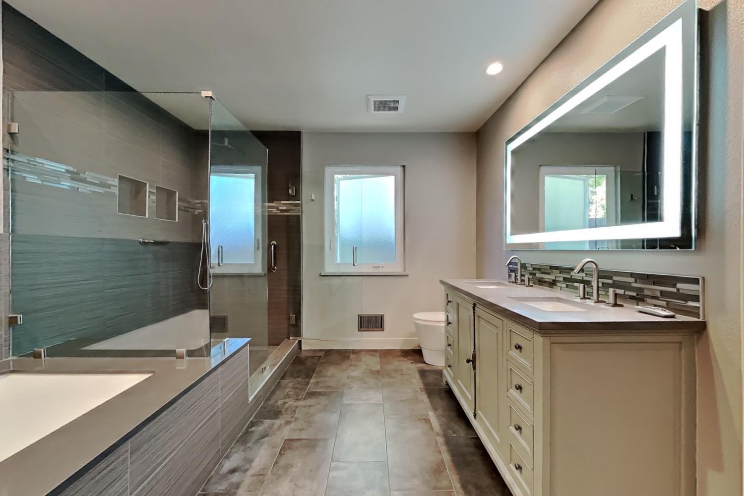 Detail Gallery Image 72 of 92 For 2100 Sherwood - a Ave, Modesto,  CA 95350 - 3 Beds | 2/1 Baths