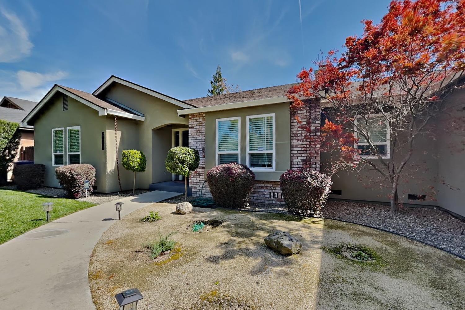 Detail Gallery Image 8 of 92 For 2100 Sherwood - a Ave, Modesto,  CA 95350 - 3 Beds | 2/1 Baths