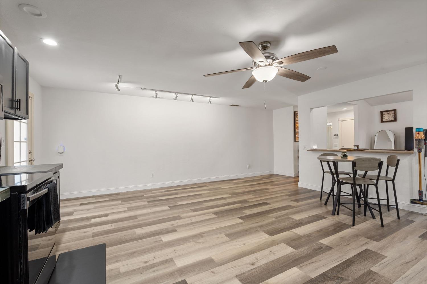 Detail Gallery Image 12 of 30 For 3540 Granby Dr, Sacramento,  CA 95827 - 3 Beds | 2 Baths