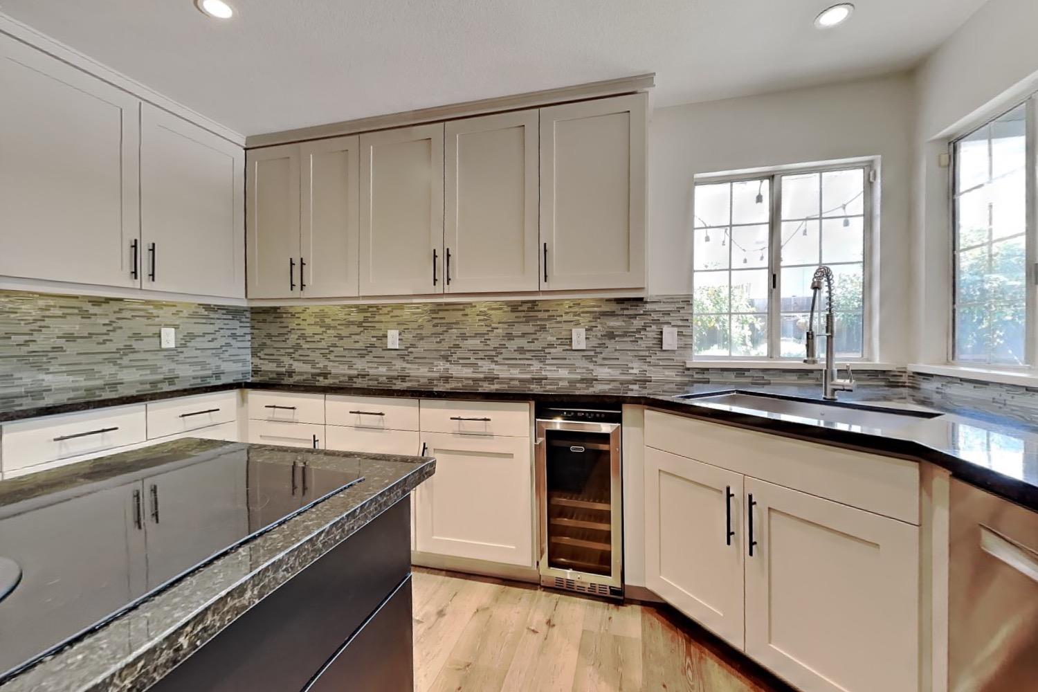 Detail Gallery Image 37 of 92 For 2100 Sherwood - a Ave, Modesto,  CA 95350 - 3 Beds | 2/1 Baths