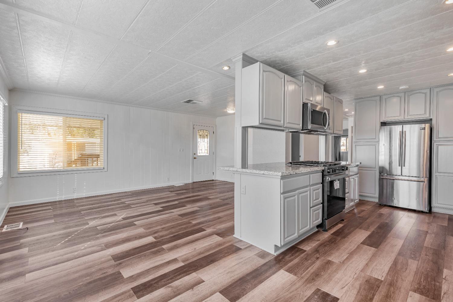 Detail Gallery Image 11 of 30 For 4900 N Highway 99 151, Stockton,  CA 95212 - 3 Beds | 2 Baths