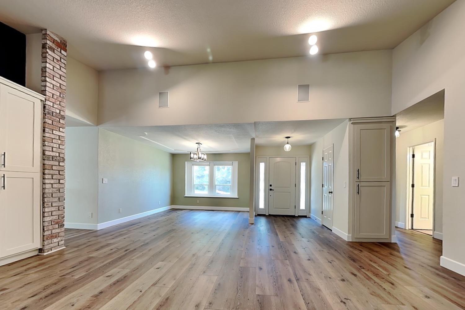 Detail Gallery Image 21 of 92 For 2100 Sherwood - a Ave, Modesto,  CA 95350 - 3 Beds | 2/1 Baths