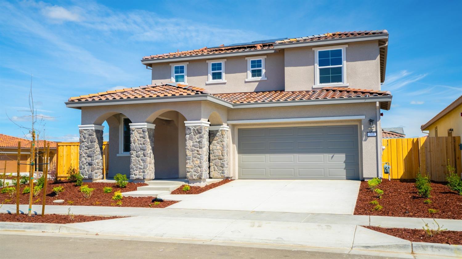 Detail Gallery Image 1 of 37 For 715 Estancia St, Lathrop,  CA 95330 - 4 Beds | 3 Baths