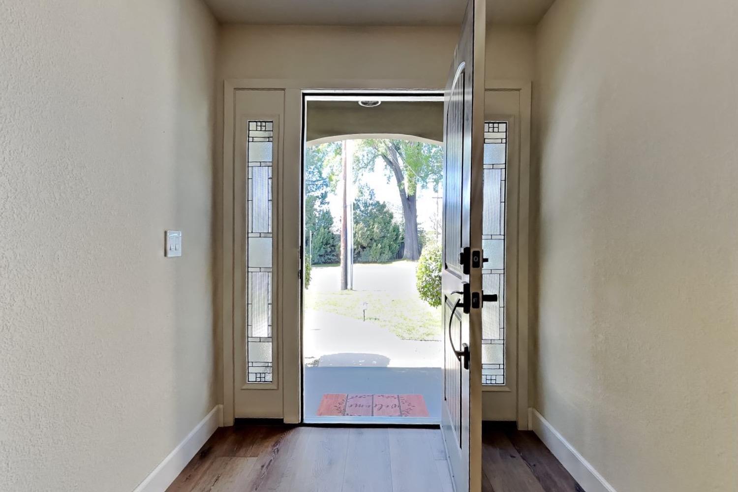 Detail Gallery Image 14 of 92 For 2100 Sherwood - a Ave, Modesto,  CA 95350 - 3 Beds | 2/1 Baths