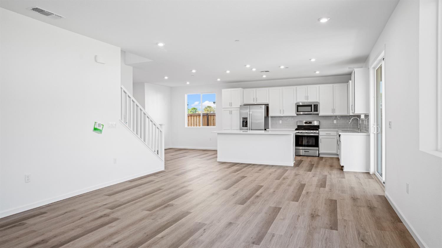Detail Gallery Image 20 of 43 For 1095 Jarupa Dr, Lathrop,  CA 95330 - 4 Beds | 2 Baths