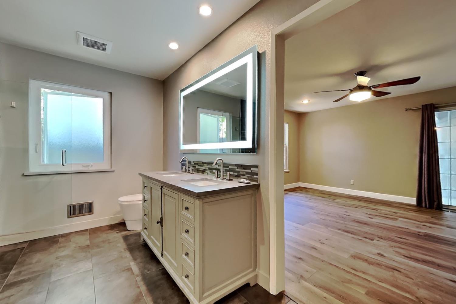 Detail Gallery Image 70 of 92 For 2100 Sherwood - a Ave, Modesto,  CA 95350 - 3 Beds | 2/1 Baths