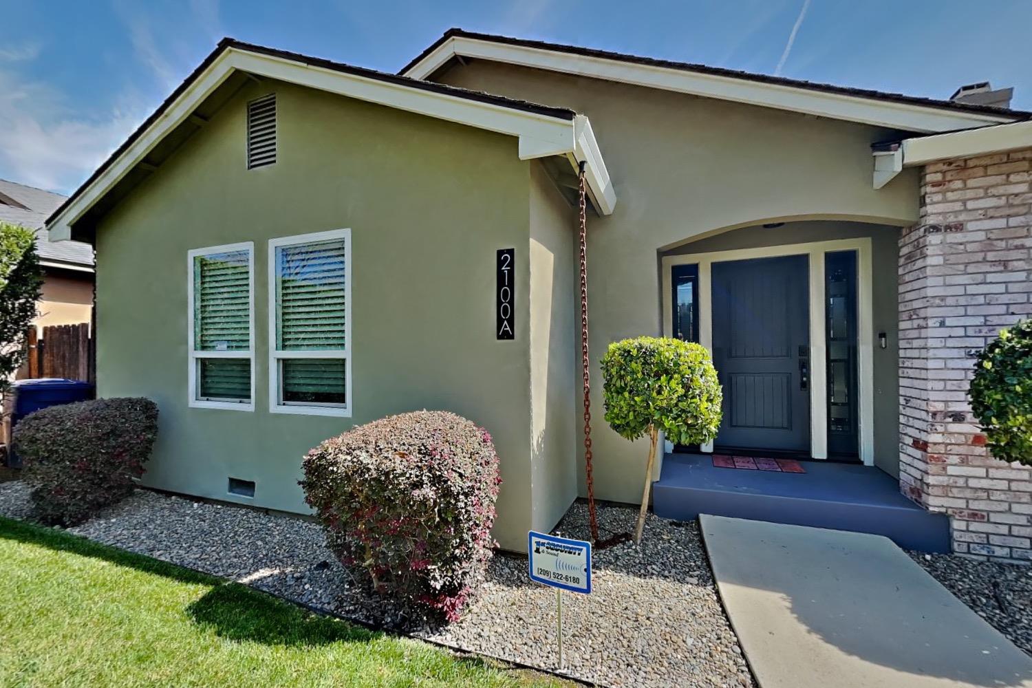 Detail Gallery Image 10 of 92 For 2100 Sherwood - a Ave, Modesto,  CA 95350 - 3 Beds | 2/1 Baths