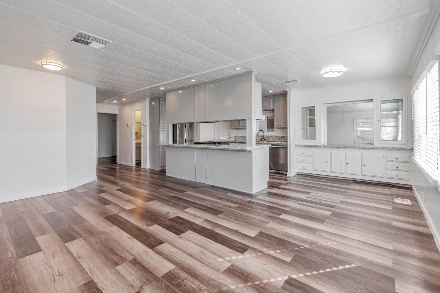 Detail Gallery Image 8 of 30 For 4900 N Highway 99 151, Stockton,  CA 95212 - 3 Beds | 2 Baths