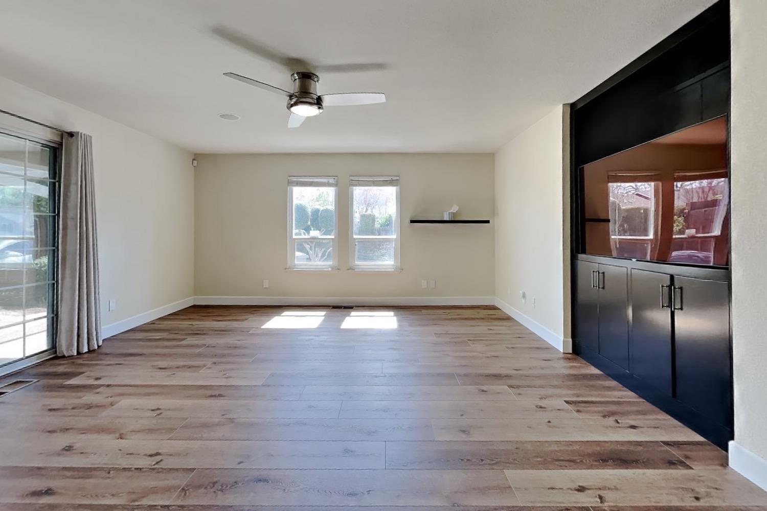 Detail Gallery Image 39 of 92 For 2100 Sherwood - a Ave, Modesto,  CA 95350 - 3 Beds | 2/1 Baths