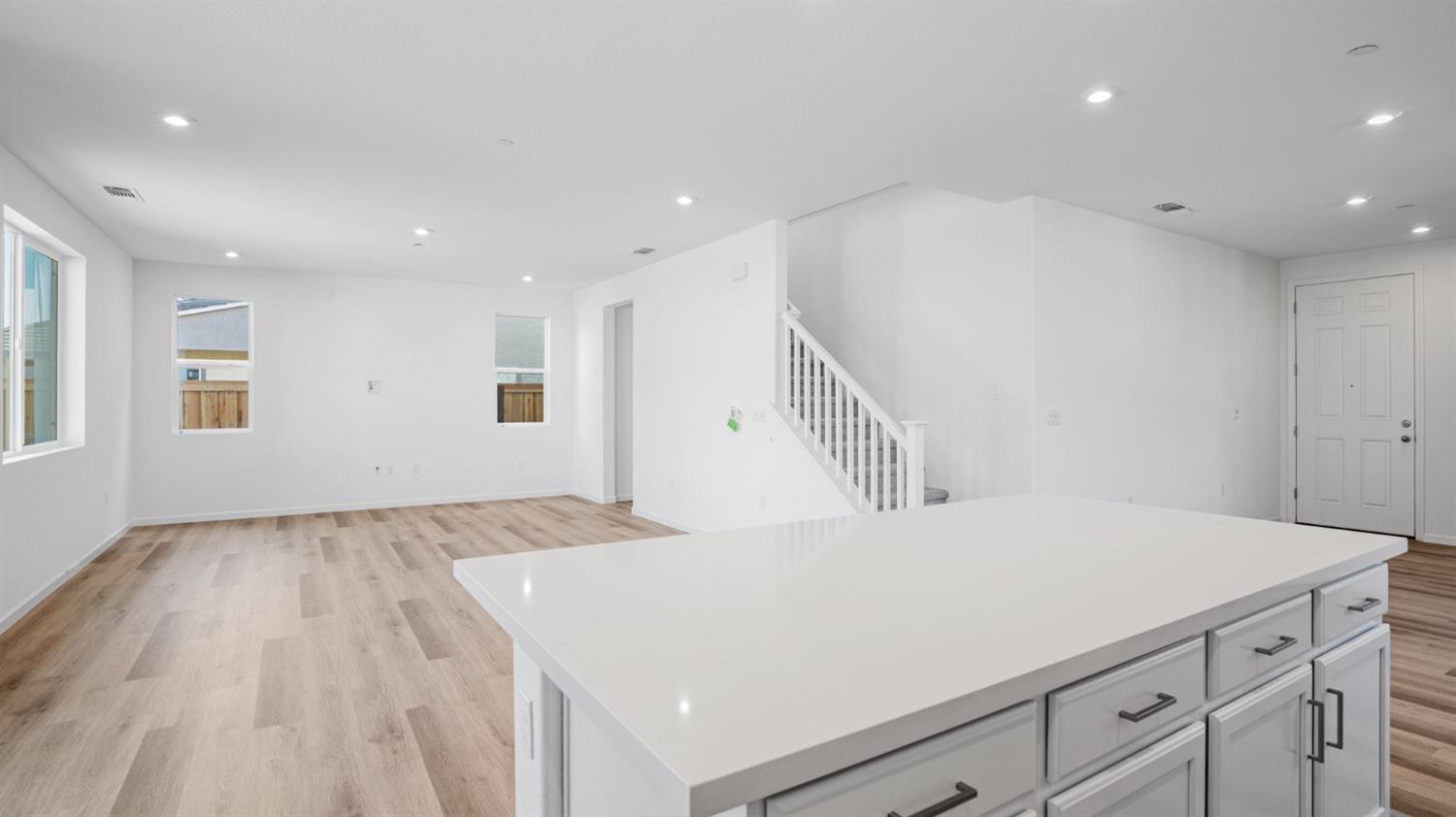 Detail Gallery Image 14 of 43 For 1095 Jarupa Dr, Lathrop,  CA 95330 - 4 Beds | 2 Baths