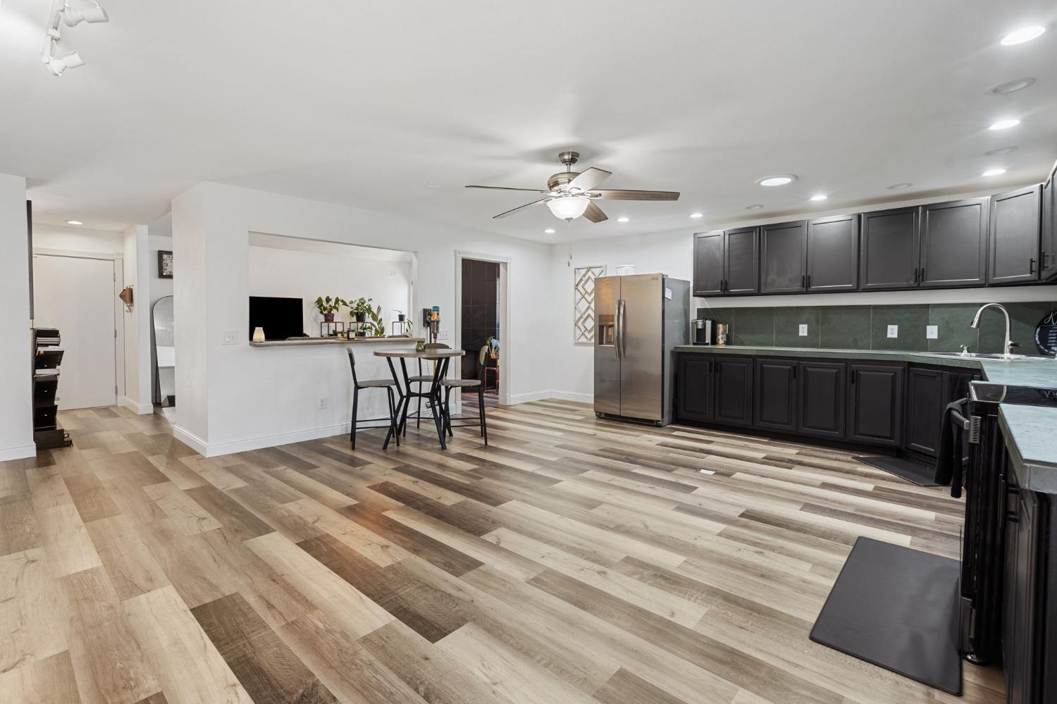 Detail Gallery Image 8 of 30 For 3540 Granby Dr, Sacramento,  CA 95827 - 3 Beds | 2 Baths
