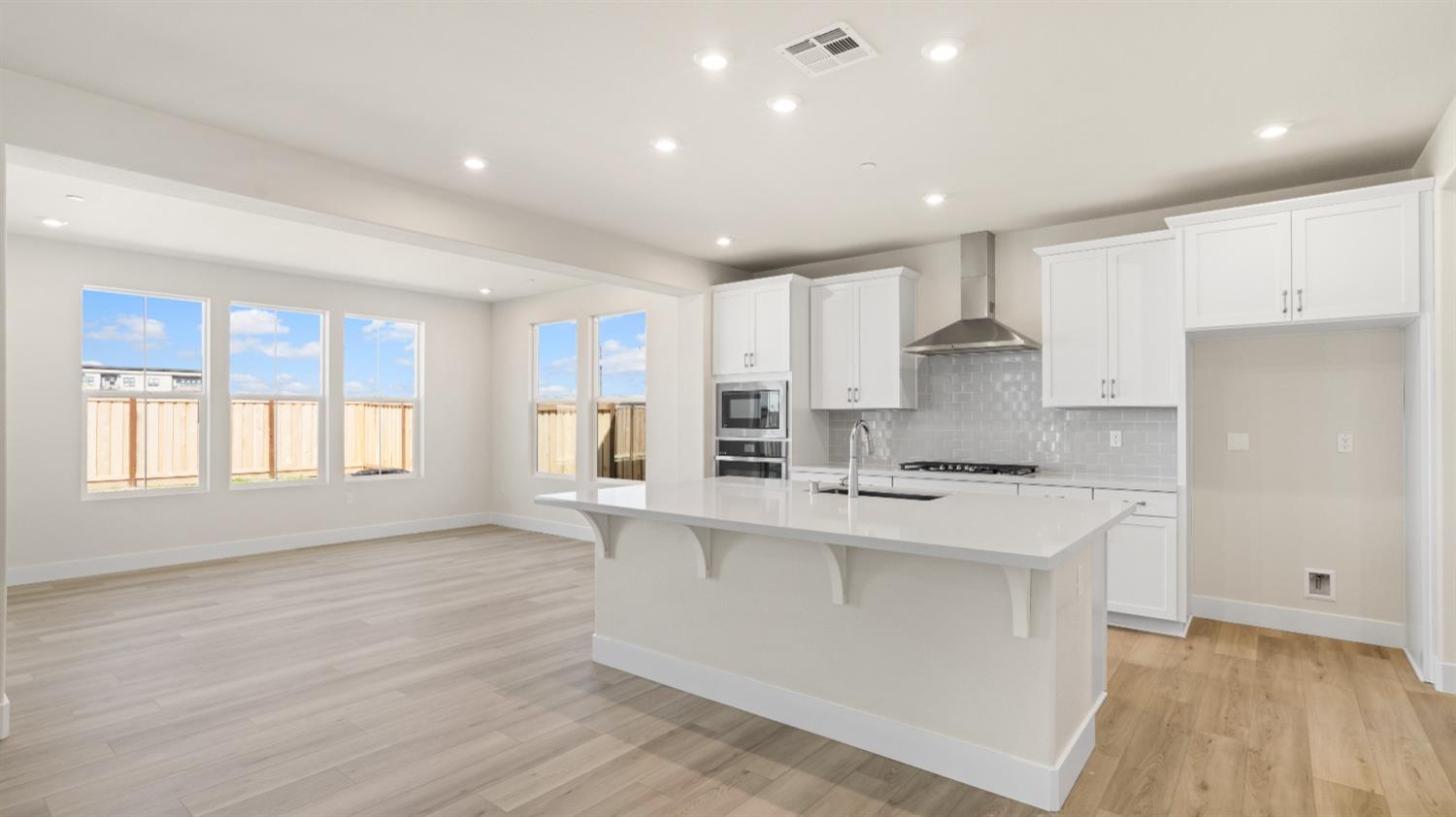Detail Gallery Image 14 of 46 For 2519 Wisteria Dr, Lodi,  CA 95242 - 4 Beds | 3/1 Baths