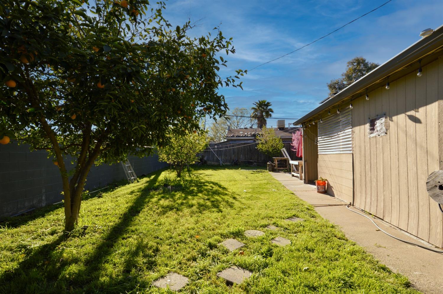 Detail Gallery Image 16 of 17 For 296 Redondo Ave, Sacramento,  CA 95815 - 3 Beds | 1 Baths