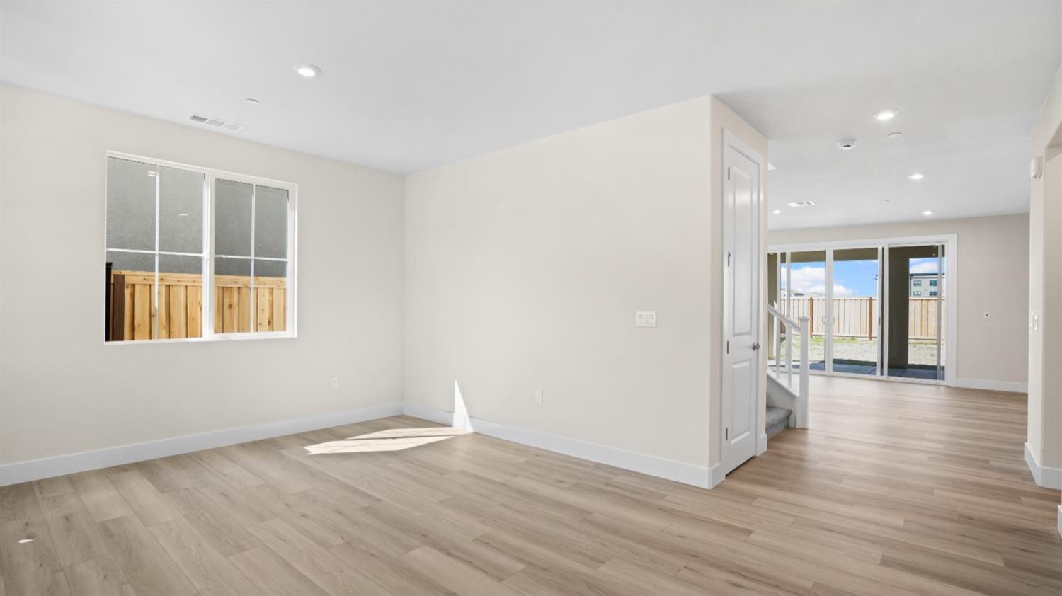 Detail Gallery Image 4 of 46 For 2519 Wisteria Dr, Lodi,  CA 95242 - 4 Beds | 3/1 Baths