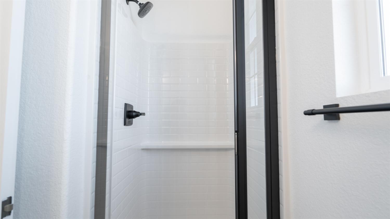 Detail Gallery Image 6 of 37 For 715 Estancia St, Lathrop,  CA 95330 - 4 Beds | 3 Baths
