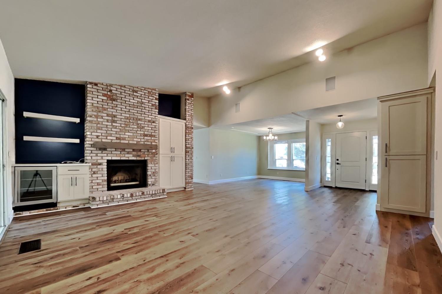 Detail Gallery Image 22 of 92 For 2100 Sherwood - a Ave, Modesto,  CA 95350 - 3 Beds | 2/1 Baths