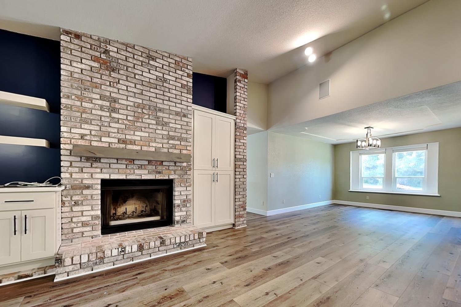 Detail Gallery Image 25 of 92 For 2100 Sherwood - a Ave, Modesto,  CA 95350 - 3 Beds | 2/1 Baths