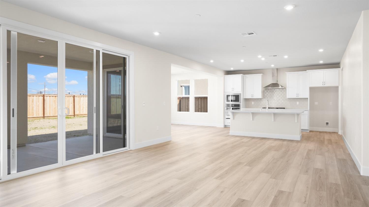 Detail Gallery Image 8 of 46 For 2519 Wisteria Dr, Lodi,  CA 95242 - 4 Beds | 3/1 Baths