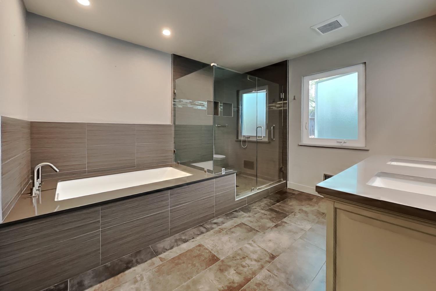 Detail Gallery Image 73 of 92 For 2100 Sherwood - a Ave, Modesto,  CA 95350 - 3 Beds | 2/1 Baths