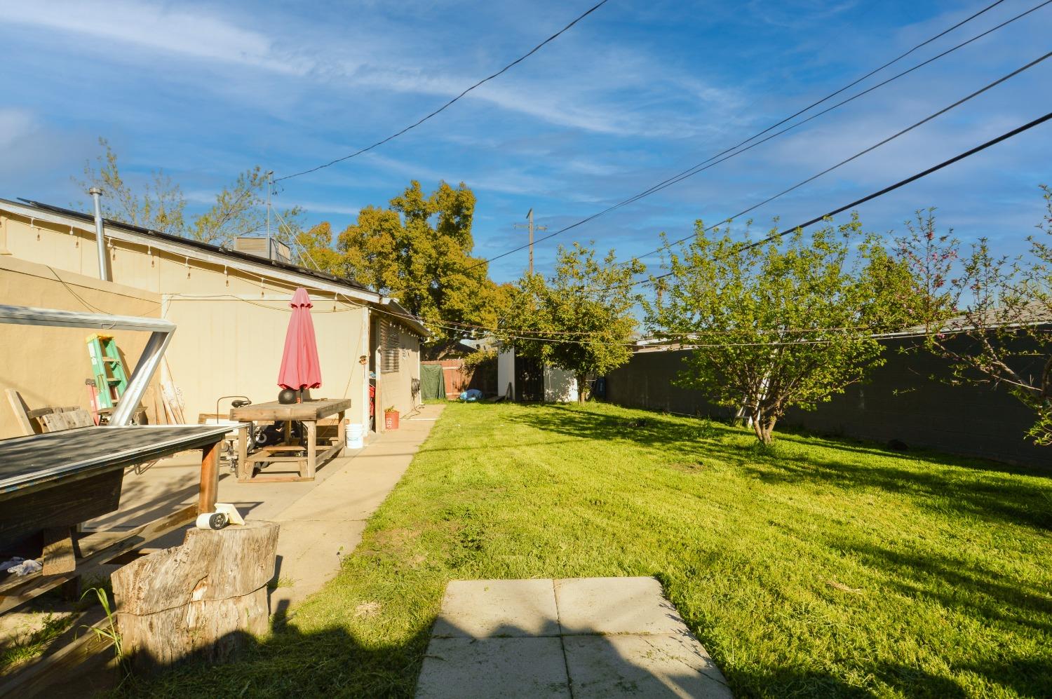 Detail Gallery Image 15 of 17 For 296 Redondo Ave, Sacramento,  CA 95815 - 3 Beds | 1 Baths
