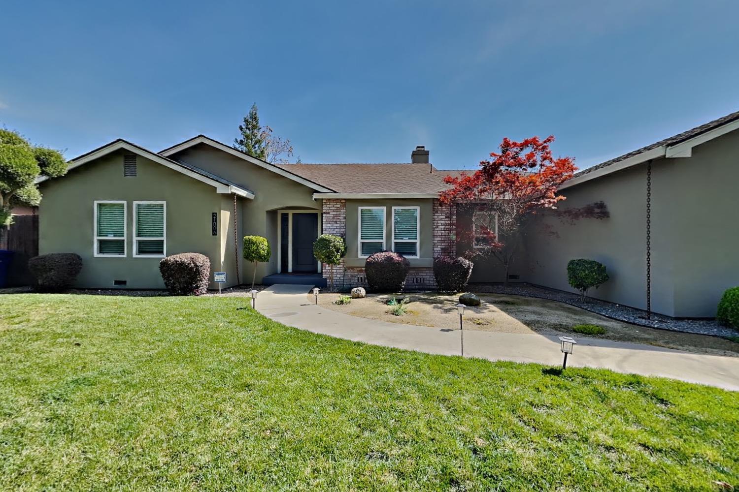 Detail Gallery Image 3 of 92 For 2100 Sherwood - a Ave, Modesto,  CA 95350 - 3 Beds | 2/1 Baths