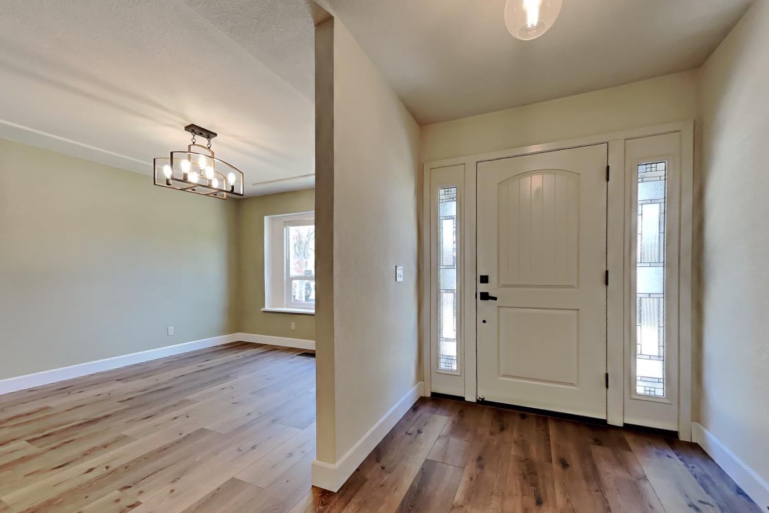 Detail Gallery Image 16 of 92 For 2100 Sherwood - a Ave, Modesto,  CA 95350 - 3 Beds | 2/1 Baths