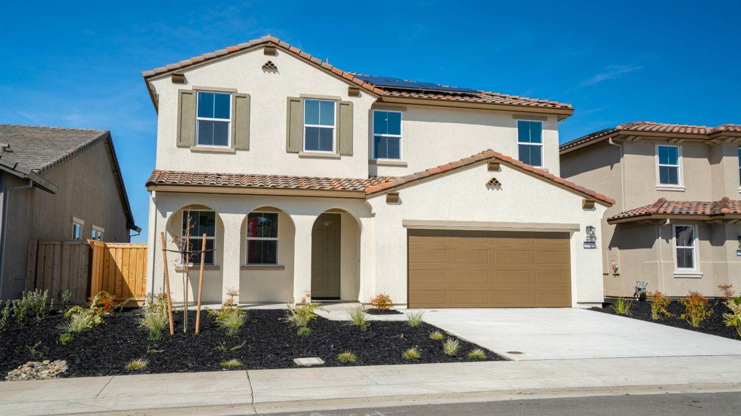 Detail Gallery Image 3 of 46 For 2519 Wisteria Dr, Lodi,  CA 95242 - 4 Beds | 3/1 Baths