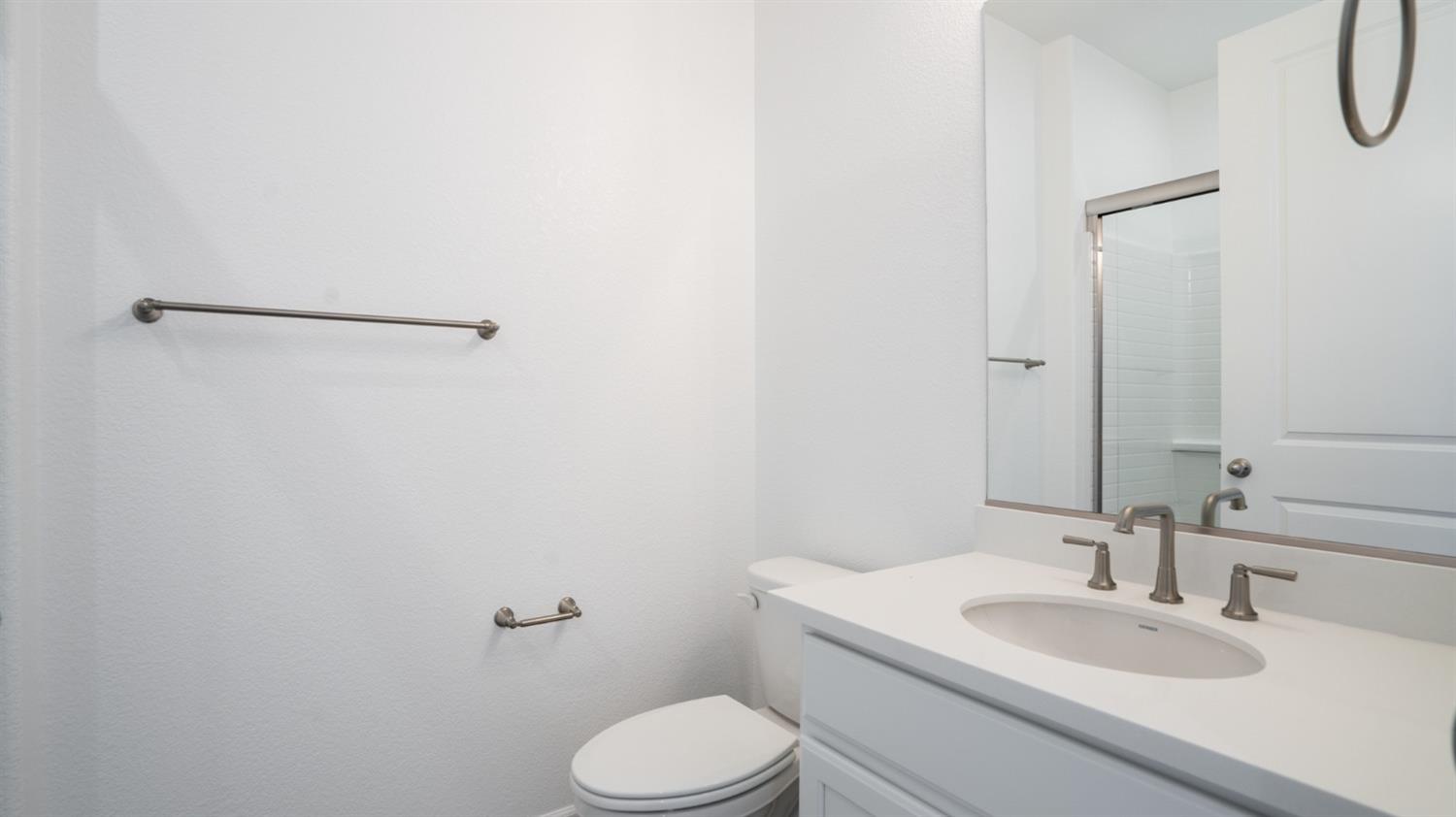 Detail Gallery Image 5 of 43 For 1095 Jarupa Dr, Lathrop,  CA 95330 - 4 Beds | 2 Baths