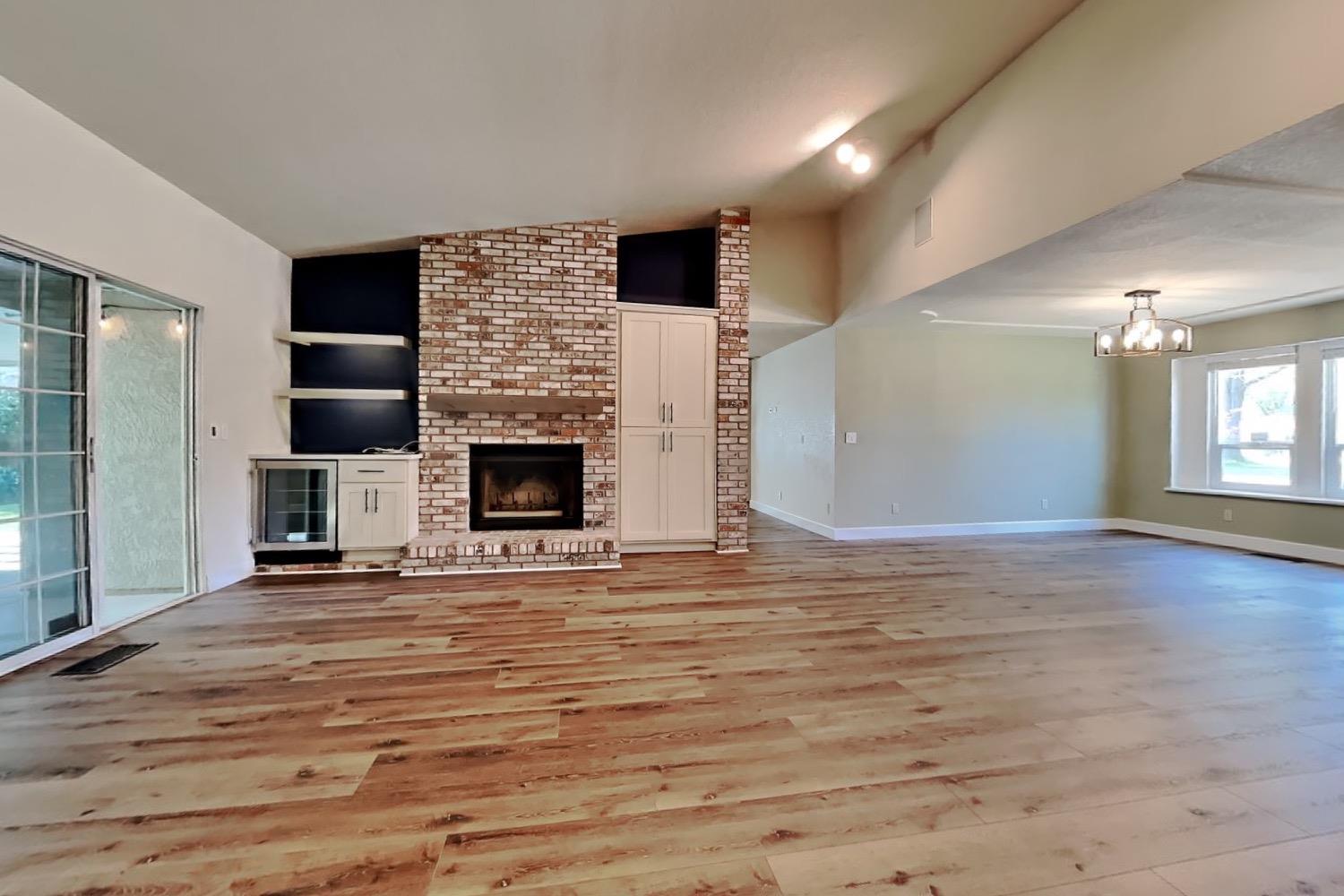 Detail Gallery Image 23 of 92 For 2100 Sherwood - a Ave, Modesto,  CA 95350 - 3 Beds | 2/1 Baths