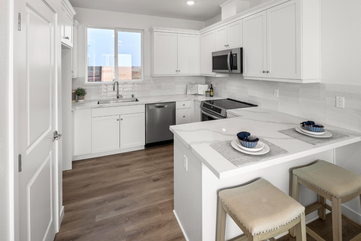 Detail Gallery Image 14 of 35 For 8660 Starburst Way, Sacramento,  CA 95823 - 3 Beds | 2 Baths