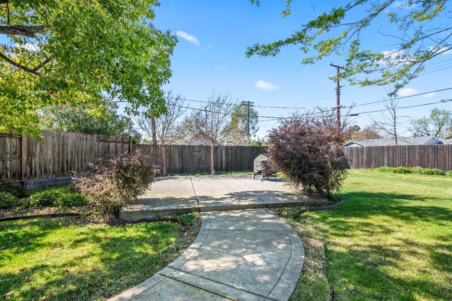 Detail Gallery Image 33 of 39 For 3529 Ridgewood Way, Sacramento,  CA 95821 - 4 Beds | 2/1 Baths
