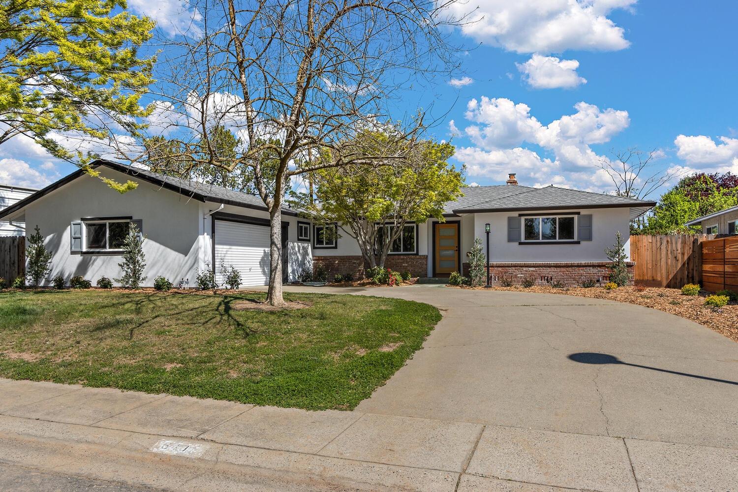 Detail Gallery Image 26 of 27 For 6407 Oakridge Way, Sacramento,  CA 95831 - 2 Beds | 2/1 Baths