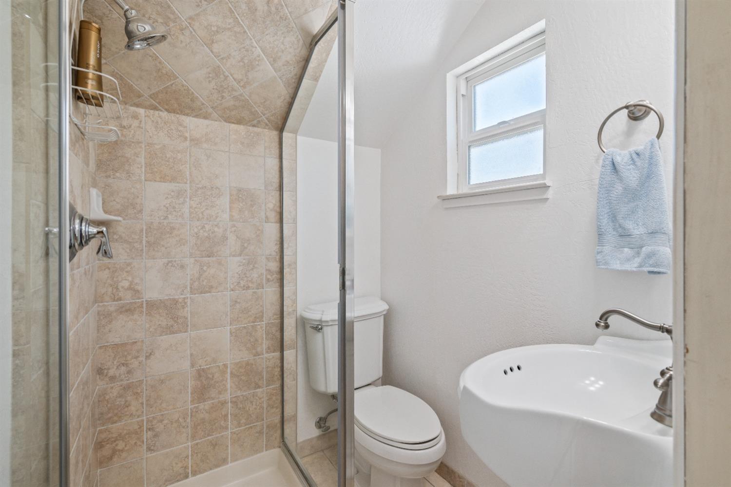 Detail Gallery Image 27 of 39 For 3529 Ridgewood Way, Sacramento,  CA 95821 - 4 Beds | 2/1 Baths