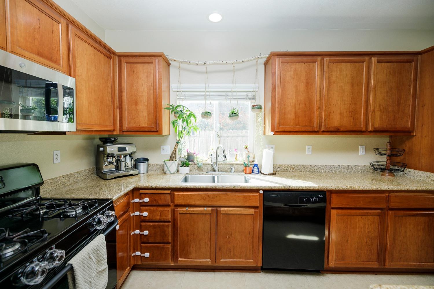 Detail Gallery Image 32 of 79 For 4303 Pimentel Dr, Denair,  CA 95316 - 4 Beds | 2 Baths