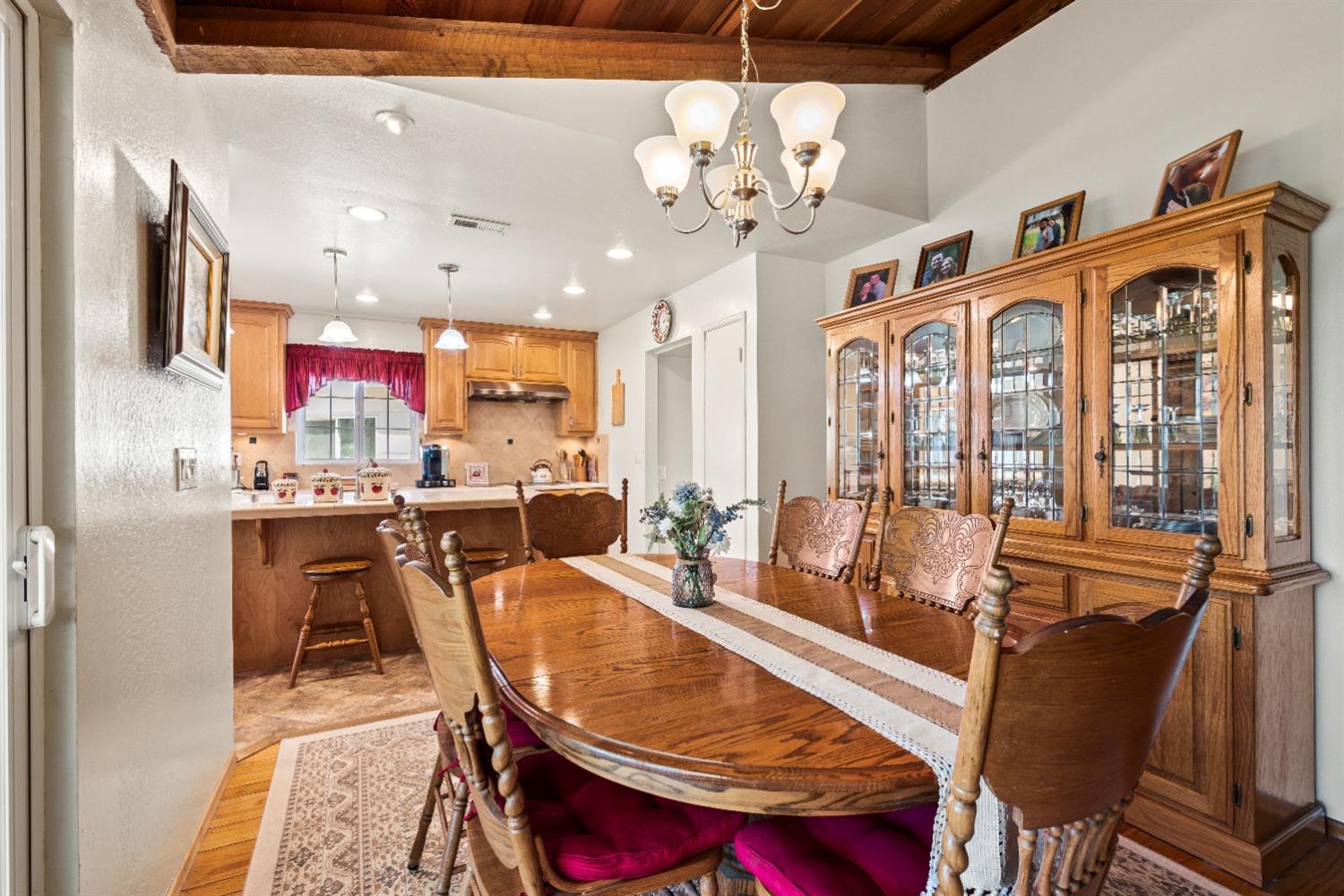 Detail Gallery Image 12 of 39 For 3529 Ridgewood Way, Sacramento,  CA 95821 - 4 Beds | 2/1 Baths