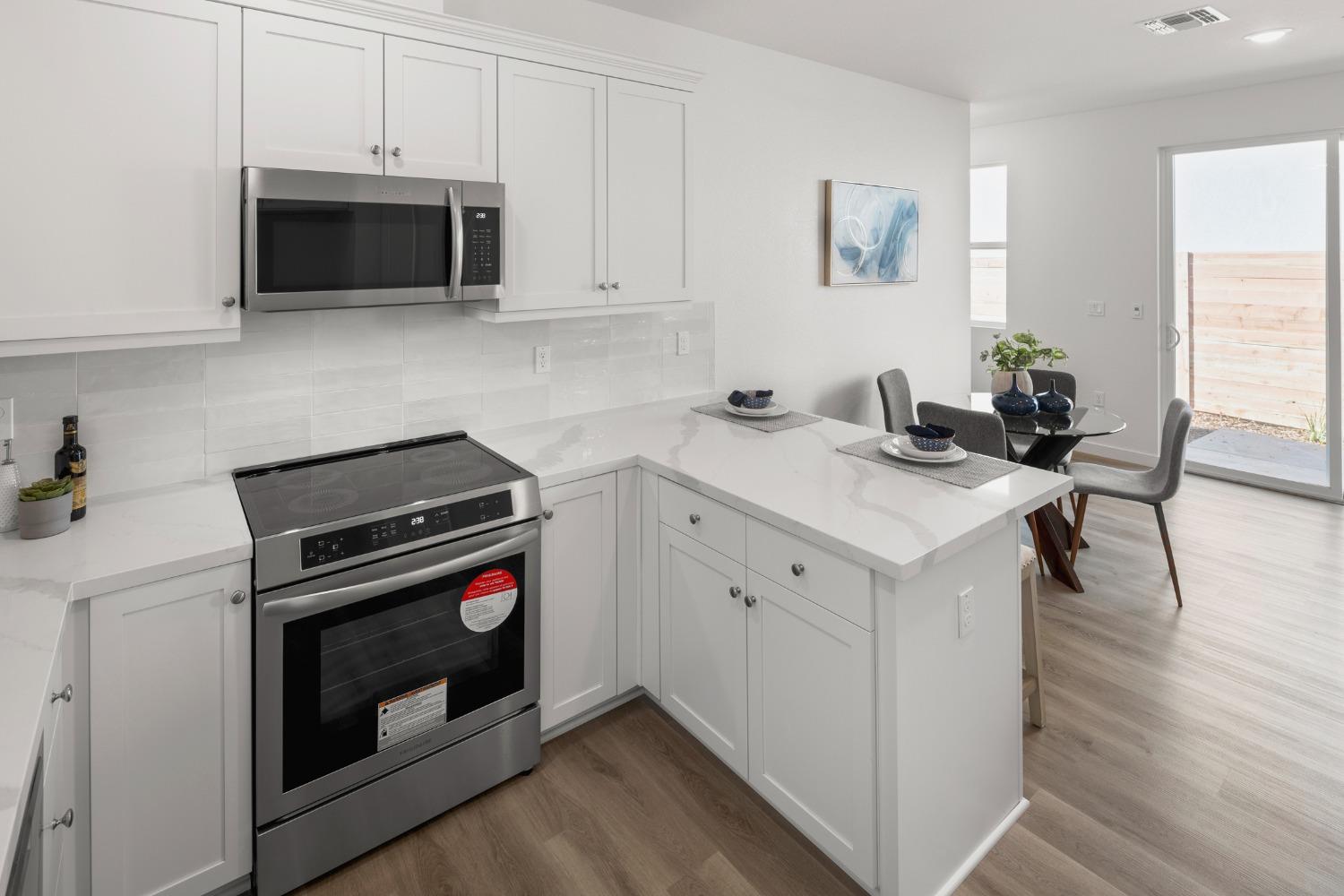 Detail Gallery Image 15 of 35 For 8660 Starburst Way, Sacramento,  CA 95823 - 3 Beds | 2 Baths